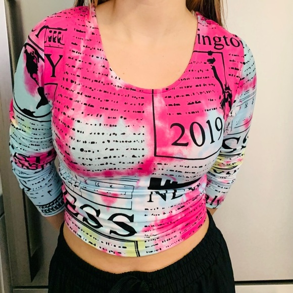 Social Scene Women's Long Sleeve Open Back Newspaper
Goth Rave Blouse Medium - Picture 2 of 5